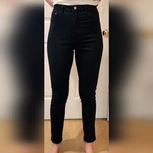 H&M High Waisted Black Denim Jeggings in size 32-32